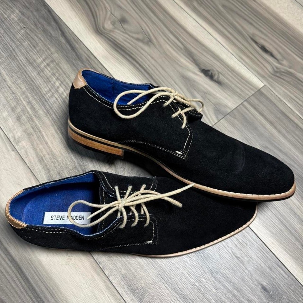 Steve Madden black suede lace up shoes